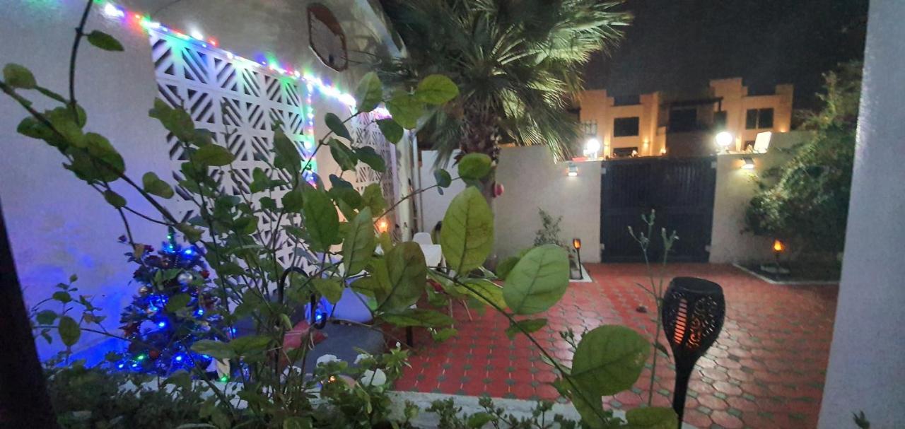 Jumeirah Beach Villa Дубай Екстериор снимка