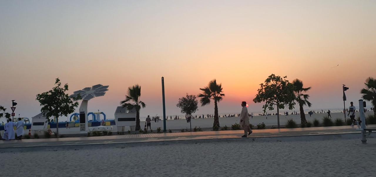 Jumeirah Beach Villa Дубай Екстериор снимка