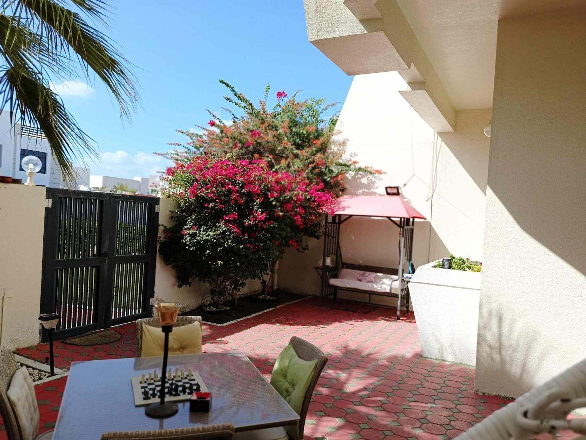 Jumeirah Beach Villa Дубай Екстериор снимка